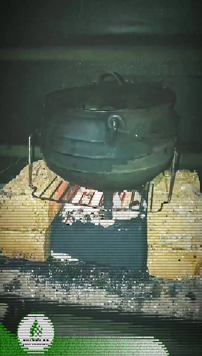 Bio_Bricks's tweet photo. Happy Friday fam let our #biobricks be your heat supplier, one brick burns up to 5hrs without any smoke or bad odor and can be used for various types of purposes for only R30 per brick.
#biobricks #heatcreatedbynature #braai #cook #coopheating #farming https://t.co/t5K9H71geD