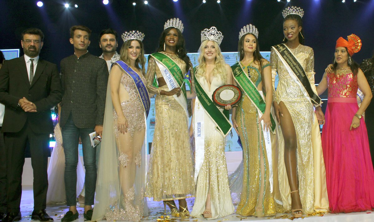 dwapar's tweet photo. Kayra Wouters of Belgium won the title of "Miss Environment International 2022" held in Mumbai organised by Rushikesh Mirajkar. Beauty queens from 18 countries across the world including India participated.
#kayrawouters #missenvironment @xKayra_Believe @RushikeshMiraj3 https://t.co/dyiqO2X6KO