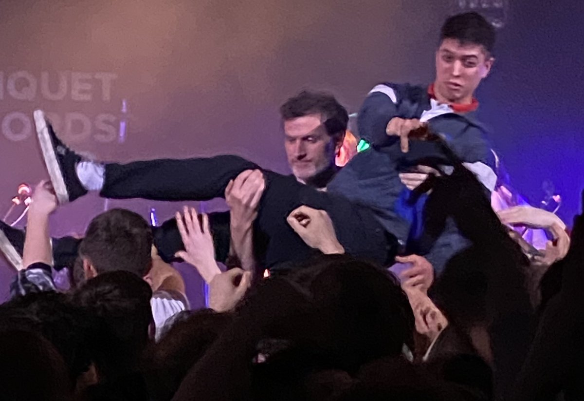 fluntum's tweet photo. @BanquetRecords IN TOLLEY WE TRUST ⛑#wetleg #stagedive #rescue https://t.co/obeIhGntMD