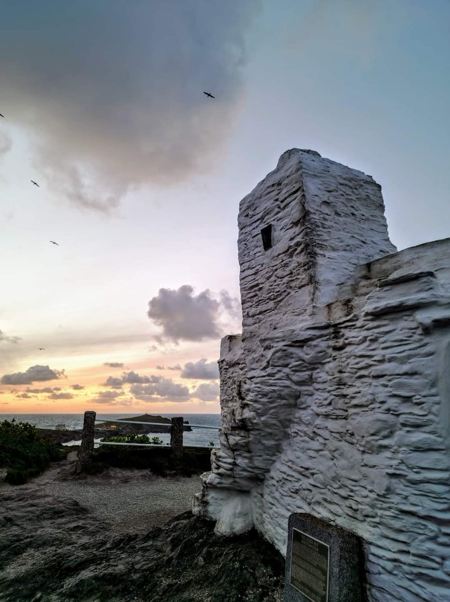 Last light at the Hut yesterday evening. 😍
#HuersHut #Heritage #Newquay #Cornwall
#lovewhereyoulive #community #NewquayTownCouncil