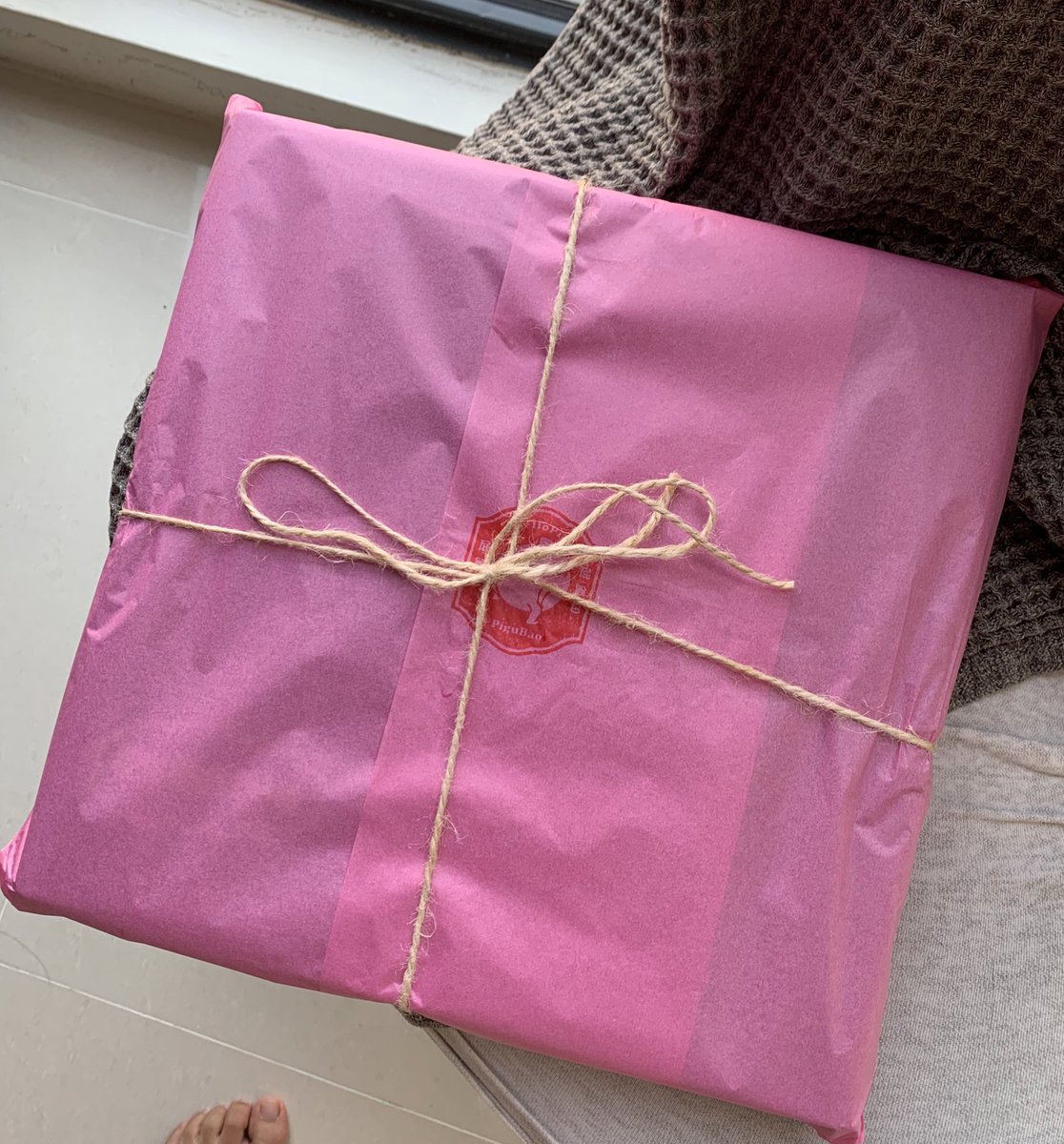 All packed and ready to send out a commission piece today! Damn, it’s exciting and a lil nerve wrecking 🙊