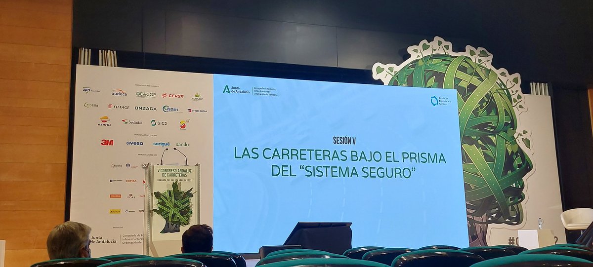 javloma's tweet photo. Ultima jornada del #CAC2022 en #granada con la V sesión de "LAS CARRETERAS BAJO EL PRISMA SEGURO" https://t.co/mLhiRASlHK