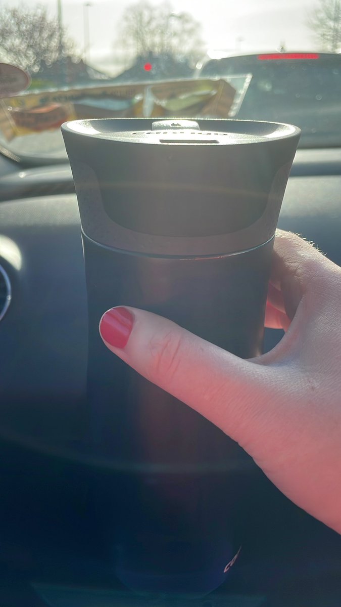 MarieBoylan's tweet photo. Nails did and coffee from @Eleven14Coffee for the road to Dublin Airport for #EXEvMUN @Munsterrugby #RedArmy #RedArmyPlay #SUAF https://t.co/ClEB6dk0Hc