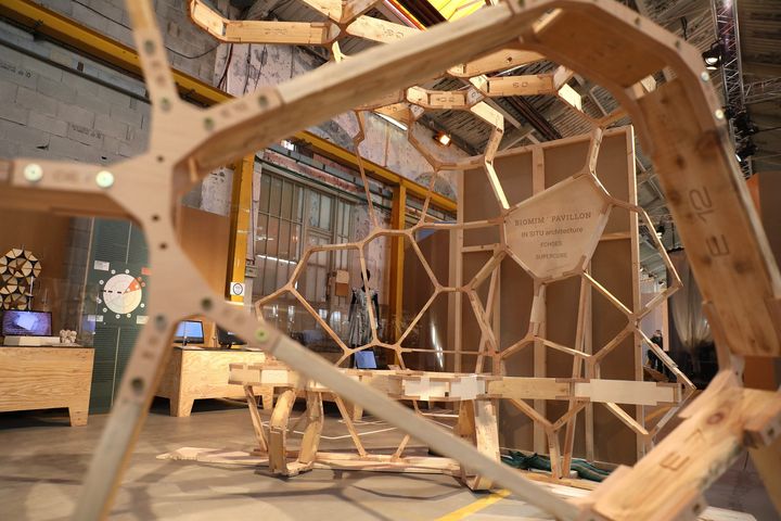 SteMetropole's tweet image. [#Biennaledesign2022] La @BiennaleDesign de Saint-Etienne, se vit aussi la nuit ! Ce vendredi soir, jusqu&apos;à 22h, rendez-vous à la @lacitedudesign  pour une nocturne ! bit.ly/3LuGqXJ #SaintEtienne #design