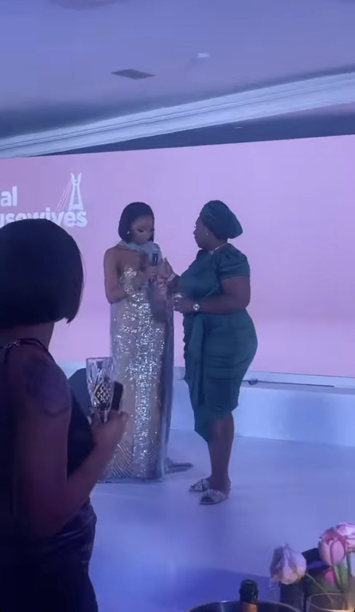 letso_moleko's tweet photo. Laconco will make herself comfortable at any cost , she doesn’t care a damn no matter what! Changed to flats like she is at a funeral. #RHODurban #RHOLagos https://t.co/VCWTWiNNZ1