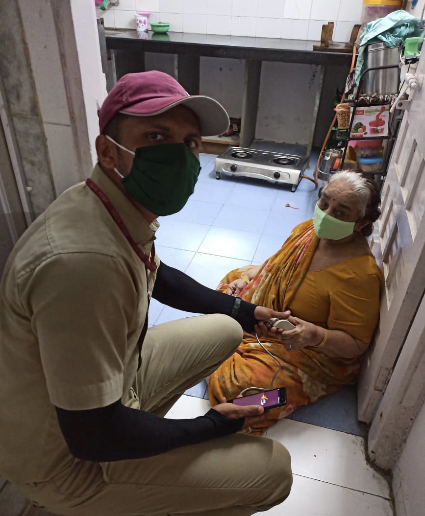 devusinh's tweet photo. They step out, so that you can remain indoors! 

Senior citizen from Valsad Smt. Hemlataben Shah was able to get her Digital Life Certificate when Postman Shri Jigarsinh Parmar from Valsad Head Post Office visited her for door step document services.

#AapkaDostIndiaPost https://t.co/Ptg4LGJGVb