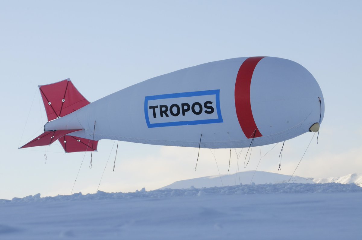 HALOAC3's tweet photo. Yesterday the weather conditions allowed the operation of the #Leipzig tethered #BELUGA at the #AWIPEV station on #Svalbard. @UniLeipzig @AWI_Media @TROPOS_eu #HALOAC3 #AC3TR (📸H. Siebert
@TROPOS) https://t.co/X6OBRqq0et