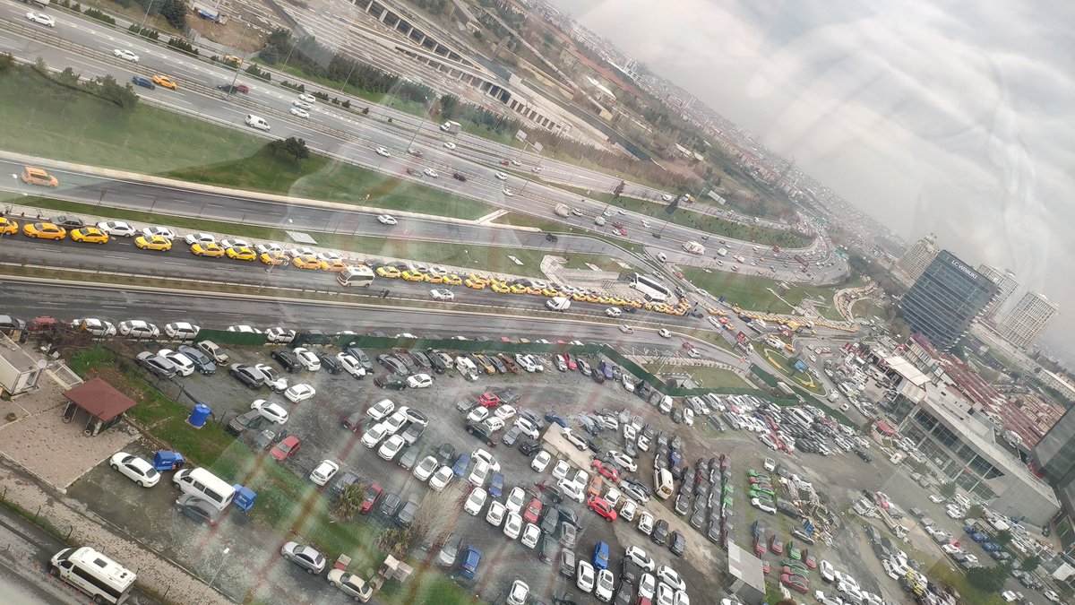 İstanbul'da bulunan tüm taksiler burada, aramaya çalışmayın!!! #rezillik #IBB ##ulastirmabakanligi