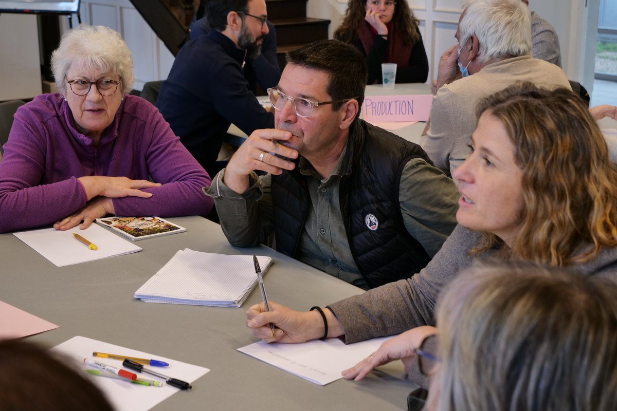 VichyCommunaute's tweet photo. [#Alimentation] 🧑🏽‍🌾🥕 Espace test agricole, Forum de l’Alimentation, Guide des Producteurs du Territoire, lutte contre le gaspillage… la construction du Projet Alimentaire Territorial de Vichy Communauté est l’occasion d’associer tous les acteurs dans la démarche. https://t.co/CHAGhNTYKK