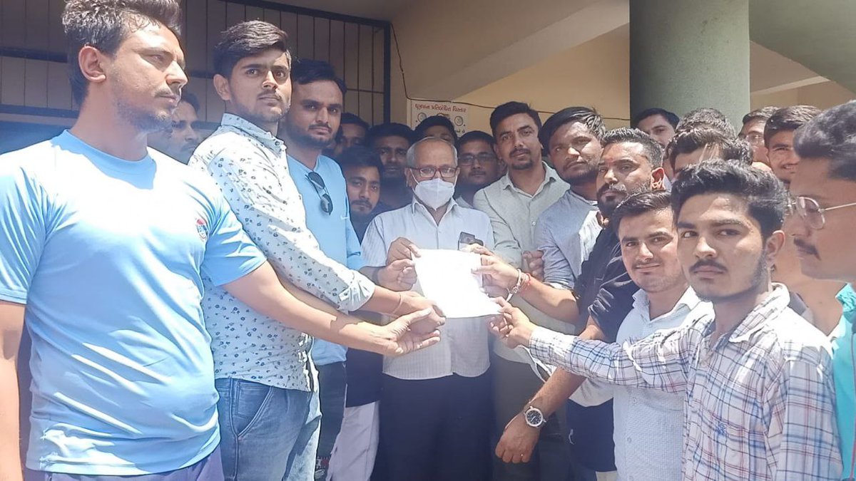aniketdhoraliy2's tweet photo. We Students are warn to government  of Gujarat, however  early  Release  Yuvarajsinh Jadeja,otherwise Ready for NavGujarat Movement 2.O
Not forget,wear black on 10 April 🖤
#Yuvrajsinh_ko_riha_karo
#YouthWithYuvrajsinh https://t.co/gNvd4TPRnc