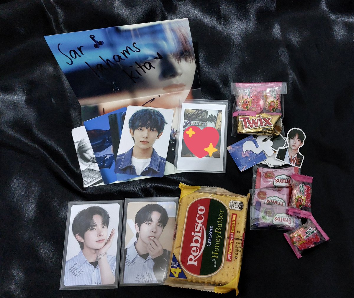 1117scart's tweet photo. ~💌 #1117mails 
☆ #heepopomsproofs

Lala signed pola and page haver! Thanks saur much for letting me adopt hee(s)! Ganda packaging daming freebies and super dali katransact! Thank you 😗😗😗😗 https://t.co/dAjnVEwlzM