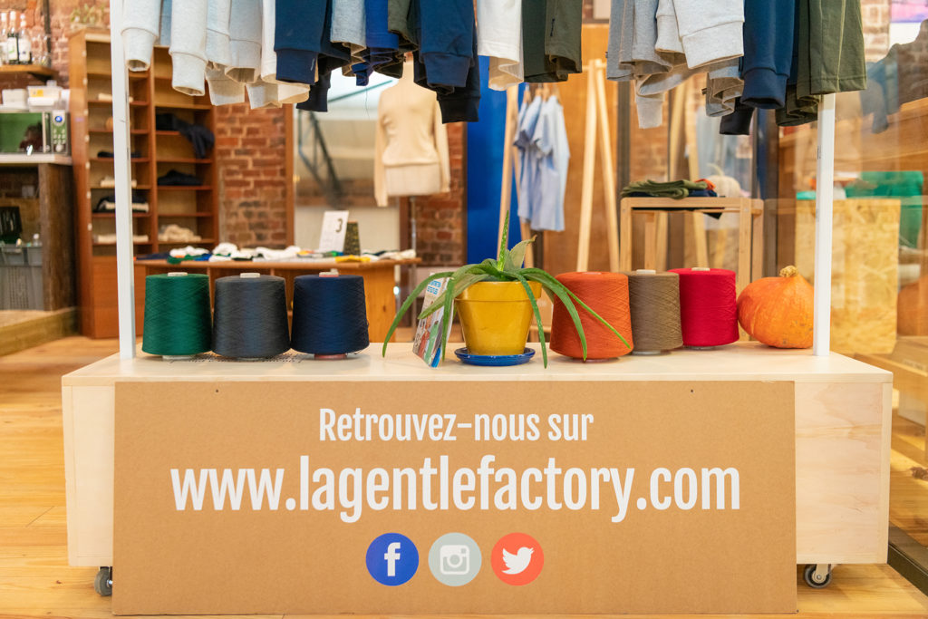 Alternatif_Mag's tweet photo. Et si on produisait moins ? Plus responsable, plus éthique et plus local ? C’est l’idée au cœur de @LaGentleFactory, marque 100% made in France développée par Christèle Merter https://t.co/KngnCvjlpX 🧦 #Alternatif https://t.co/d3EDB4nVG9