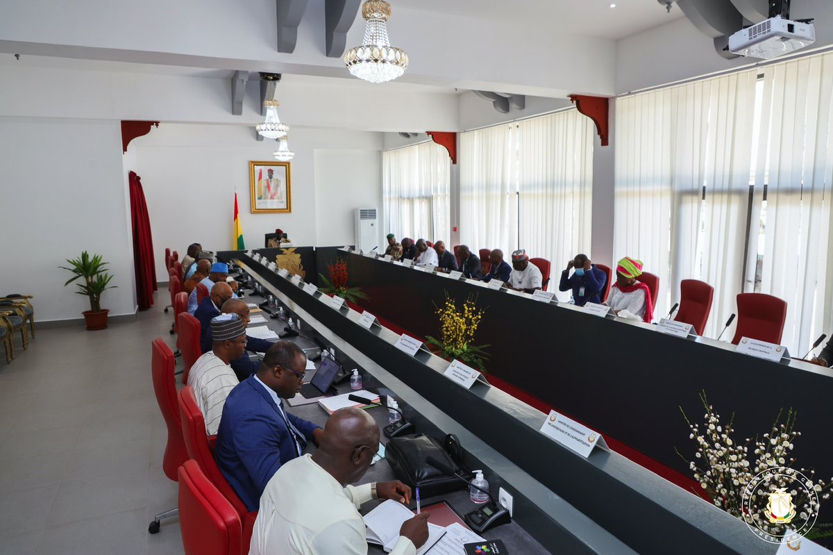 xlr_media's tweet photo. 🇬🇳#Guinea #ConseilDesMinistres
The Ordinary Council of Ministers was held this Thursday, April 7, 2022 at the Mohammed V Palace, under the chairmanship of His Excellency Colonel Mamadi DOUMBOUYA, Head of State.

 #CDMGN #PresidenceGN https://t.co/XJCgexI57z