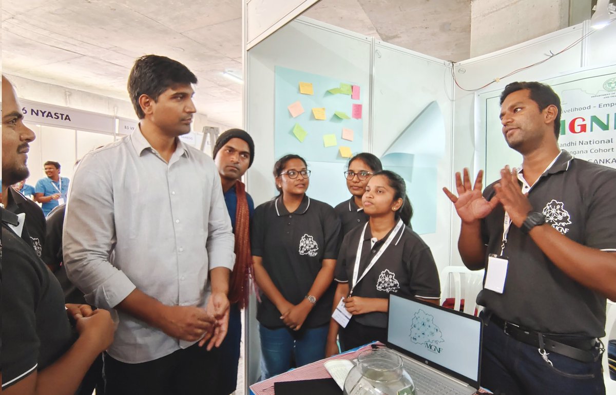 mgnf_telangana's tweet photo. Glad to interact with honourable @SriKrishnaLavu garu, Member of LokSabha, Narasaraopet, AP at IMPULSE Expo 2022. The fellows have presented the activities being taken up by them in the districts and the opportunities in creating impact in skilling.#impulse2022
#mgnf https://t.co/yLZI8guscb