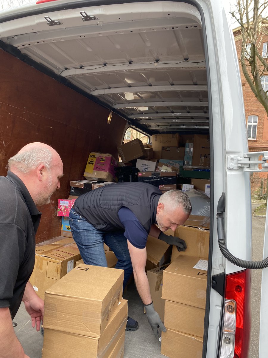 wowsleepexperts's tweet image. Well done to Directors Mark and Darren who joined 13 other vans driving 2000 miles to Poland and back in three days delivering over 15 tonnes of aid to help the Ukranian relief efforts.