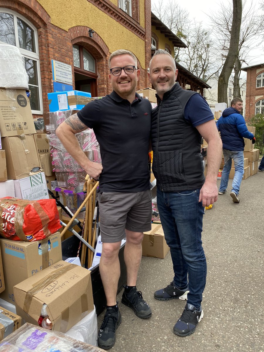 wowsleepexperts's tweet image. Well done to Directors Mark and Darren who joined 13 other vans driving 2000 miles to Poland and back in three days delivering over 15 tonnes of aid to help the Ukranian relief efforts.
