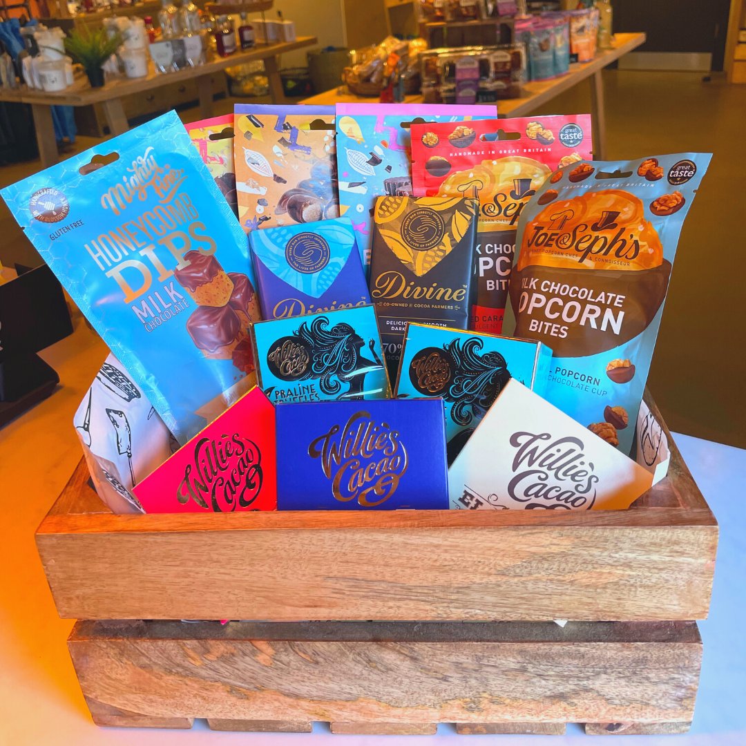 Head down to the Abbey Artisan Market for 10% off #chocolate on the lead up to Easter! Offer runs until 23rd April. You'll find the market down the walkway from Cafe in the Park in the Visitor Center. @joeandseph, #williescacao and @divinechocolate 😍 🐣 🍫 #coombeabbey