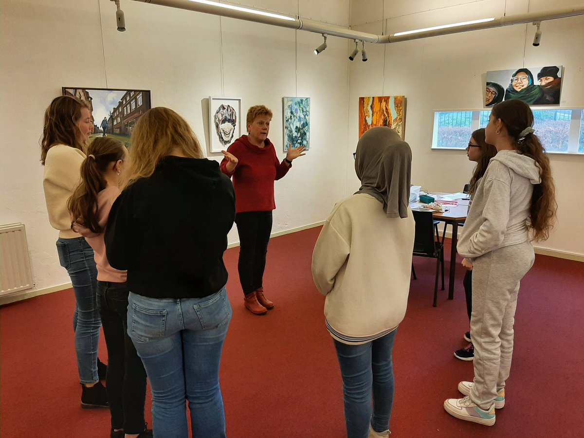 Deze week ook <a href="/Pantarijn_hv/">RSGPantarijn</a> en basisschool de Wereld op bezoek bij <a href="/casteelsepoort/">De Casteelse Poort</a> voor project <a href="/wo2wageningen/">WO2 in Wageningen</a> in koetshuis met werken van <a href="/CultureleRonde/">Culturele Ronde</a> <a href="/Gem_Wageningen/">Gemeente Wageningen</a>