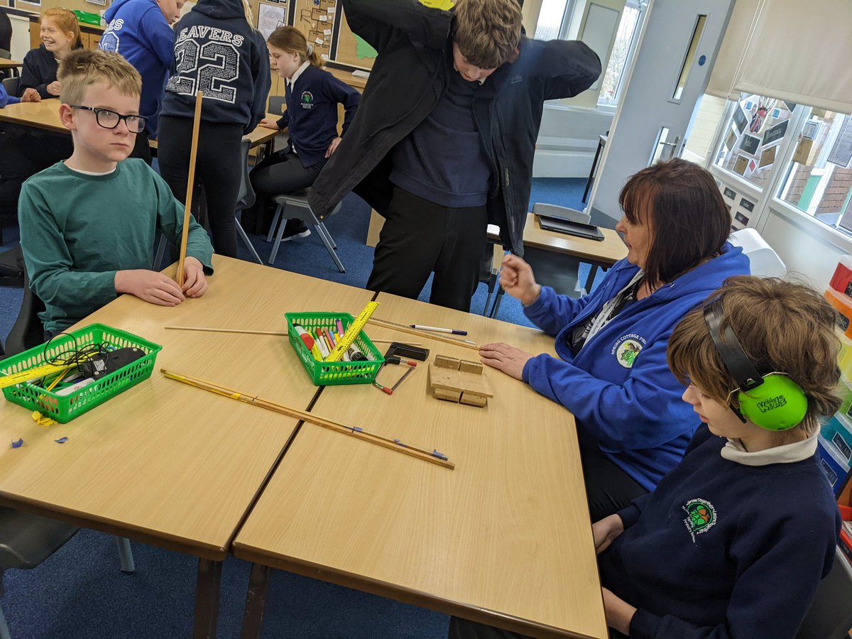 SpringCottagePS's tweet image. #SpringCottage6Tu are making an automata toy in DT today!