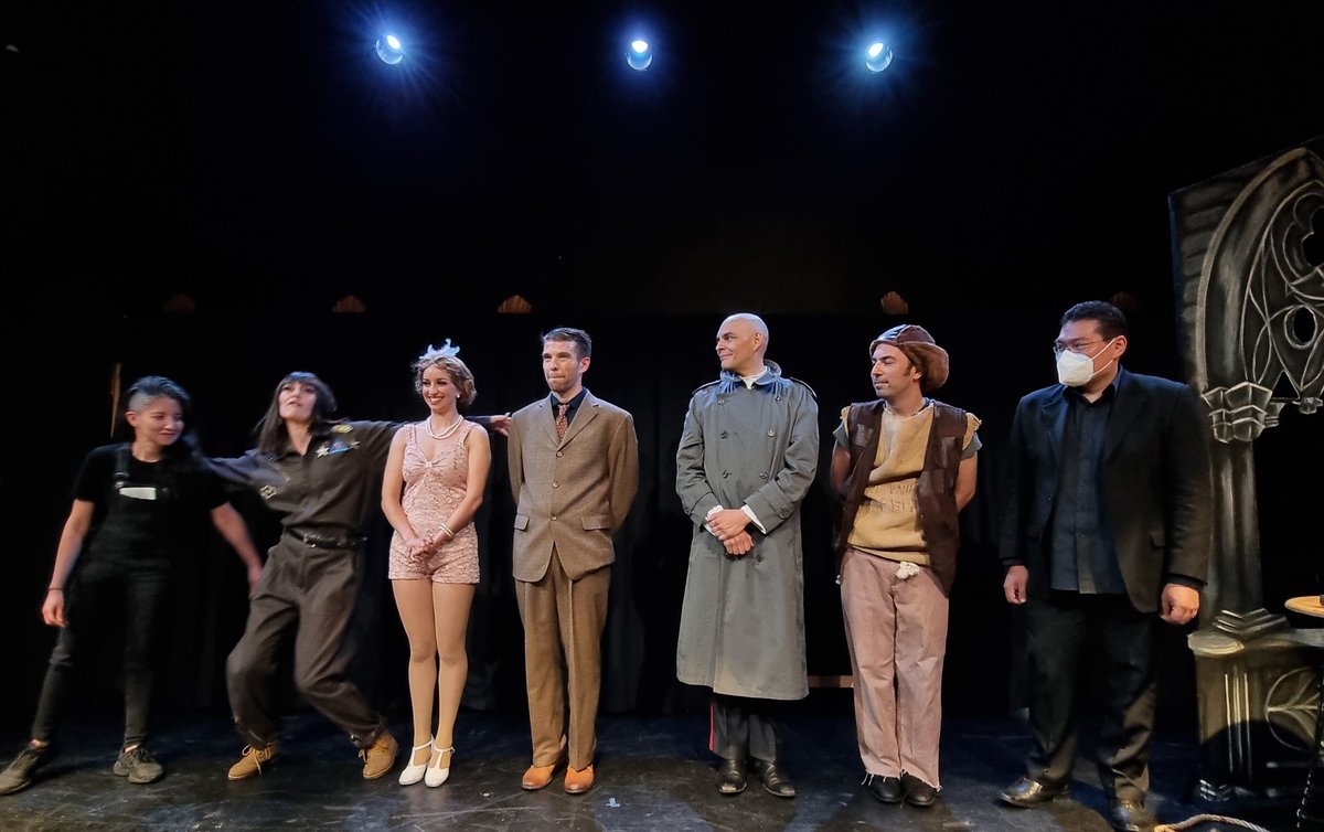 CARLOSLGUERRERO's tweet photo. Les recomiendo ampliamente "Detectives y Ladrones". 
Teatro Milán. Foro Lucerna.  @detectives_y https://t.co/wmXcDaVToP