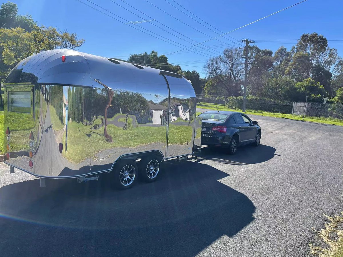 ContainerHom's tweet image. Managed to deliver the beauty on my own when the delivery company was late, another happy client Crown Plaza resort at the Hunter Valley NSW Australia containerhomes.net.au/products/mobil…