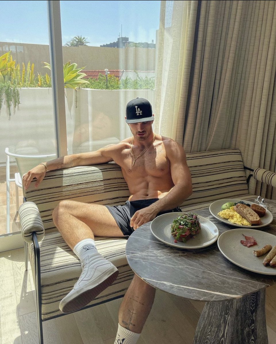 I love a late breakfast.