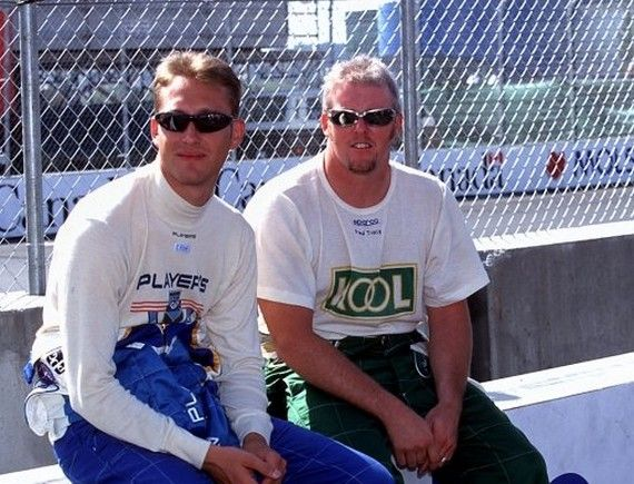 jackson2lincoln's tweet photo. Mais fotos do aniversariante Greg Moore!
#GM99 #GregMoore #RedGloves #SeeYaUpFront https://t.co/g7UExLl1Er