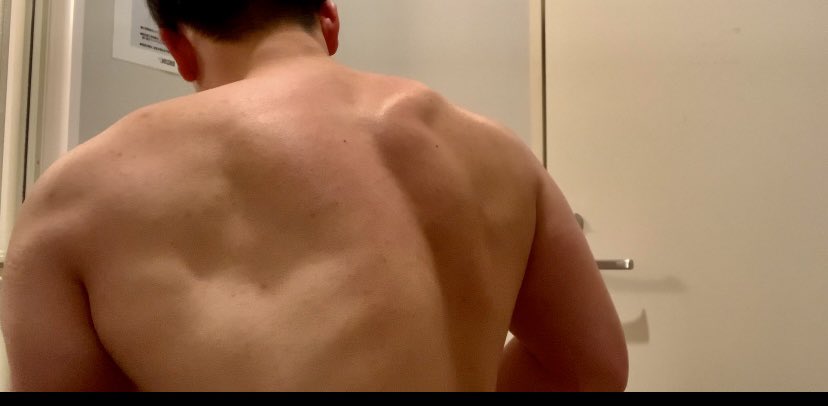 kintorezz's tweet photo. #Twitter筋活3rd
【性別】♂
【年齢】21歳
【身長】175㎝
【体重】80㎏
【筋トレ歴】3年
【好きな筋トレ】ベンチプレス
【嫌いな筋トレ】腹筋
【愛飲プロテイン】マイプロ
【一言】��ロテインは一日2杯まで https://t.co/RyOR4in2gr
