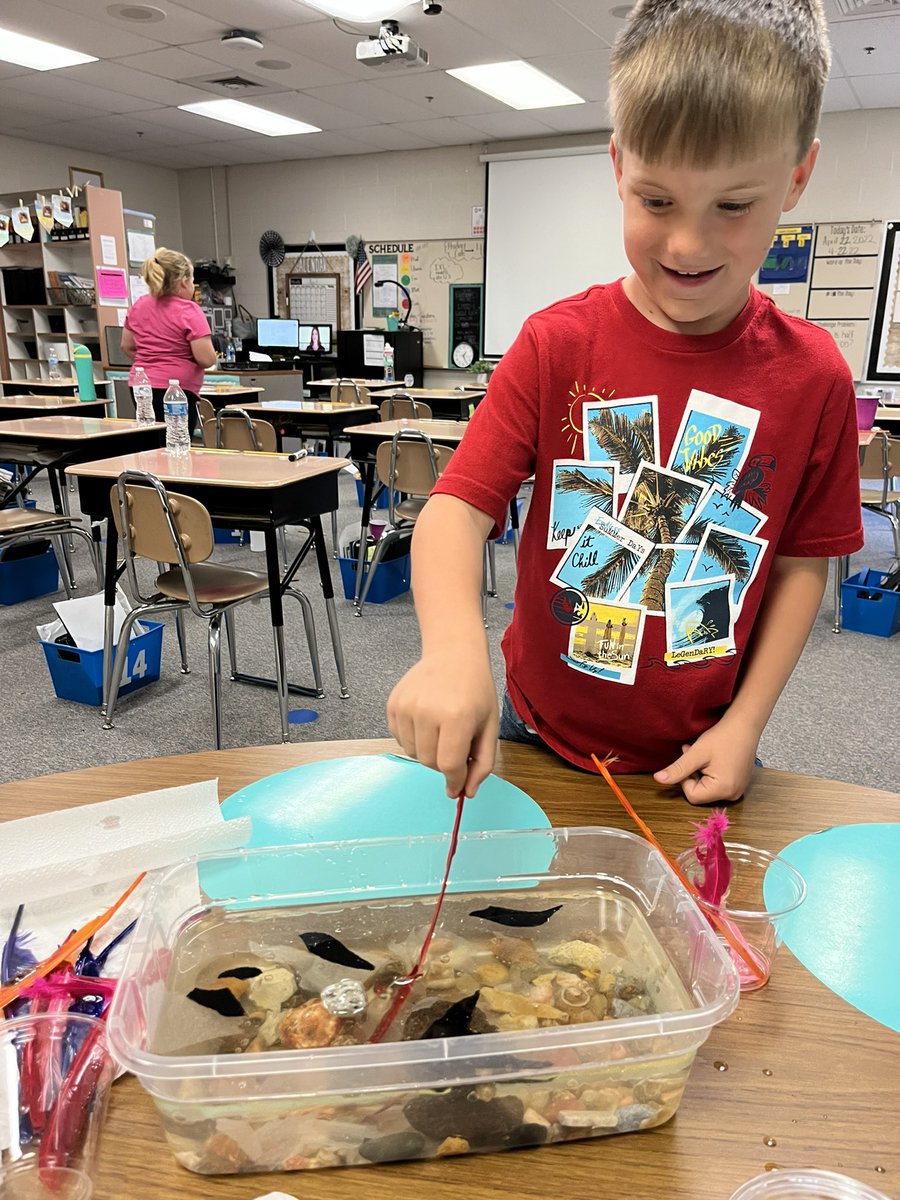 We loved celebrating Earth Day today! A nature walk, flower planting, and a oil spill stem activity. <a href="/CENT_Tweets/">Centennial Panthers</a> <a href="/RobbieLecomte/">Robbie Lecomte</a>