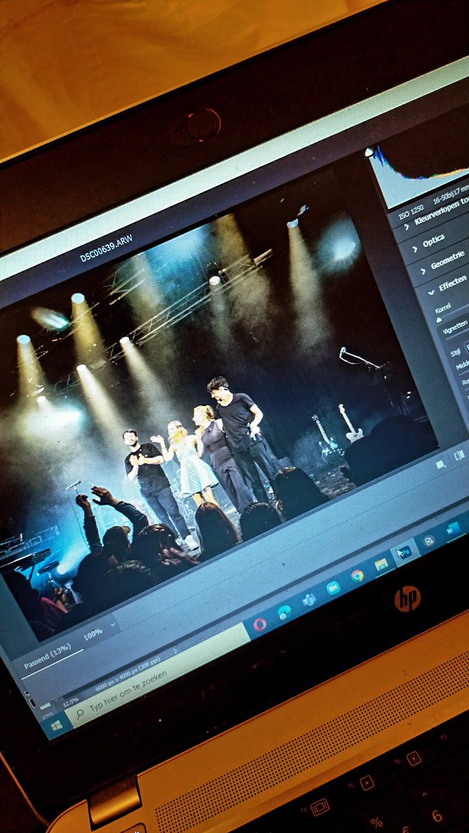 SethAbrikoos's tweet photo. Was a really nice concert 📍 @DeHellingNL 

🎤 #LAKSHMI

#3voor12 #dehelling #utrecht #wieisdemol #concert #sethpicturesmusic #netflix #musician #photography #fotograaf https://t.co/M47vOXdaQB