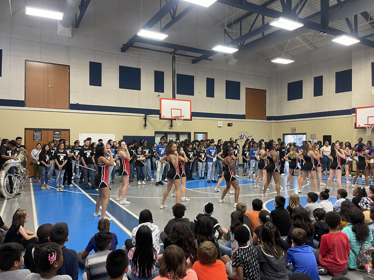 The Big Blue Band Performed at Dixie Elementary to support the STAAR Test and the Special Olympics Team. Thanks for inviting us. Go Dixie Dragons. @TylerHighLions @THSBigBlueBand @DixieTylerISD