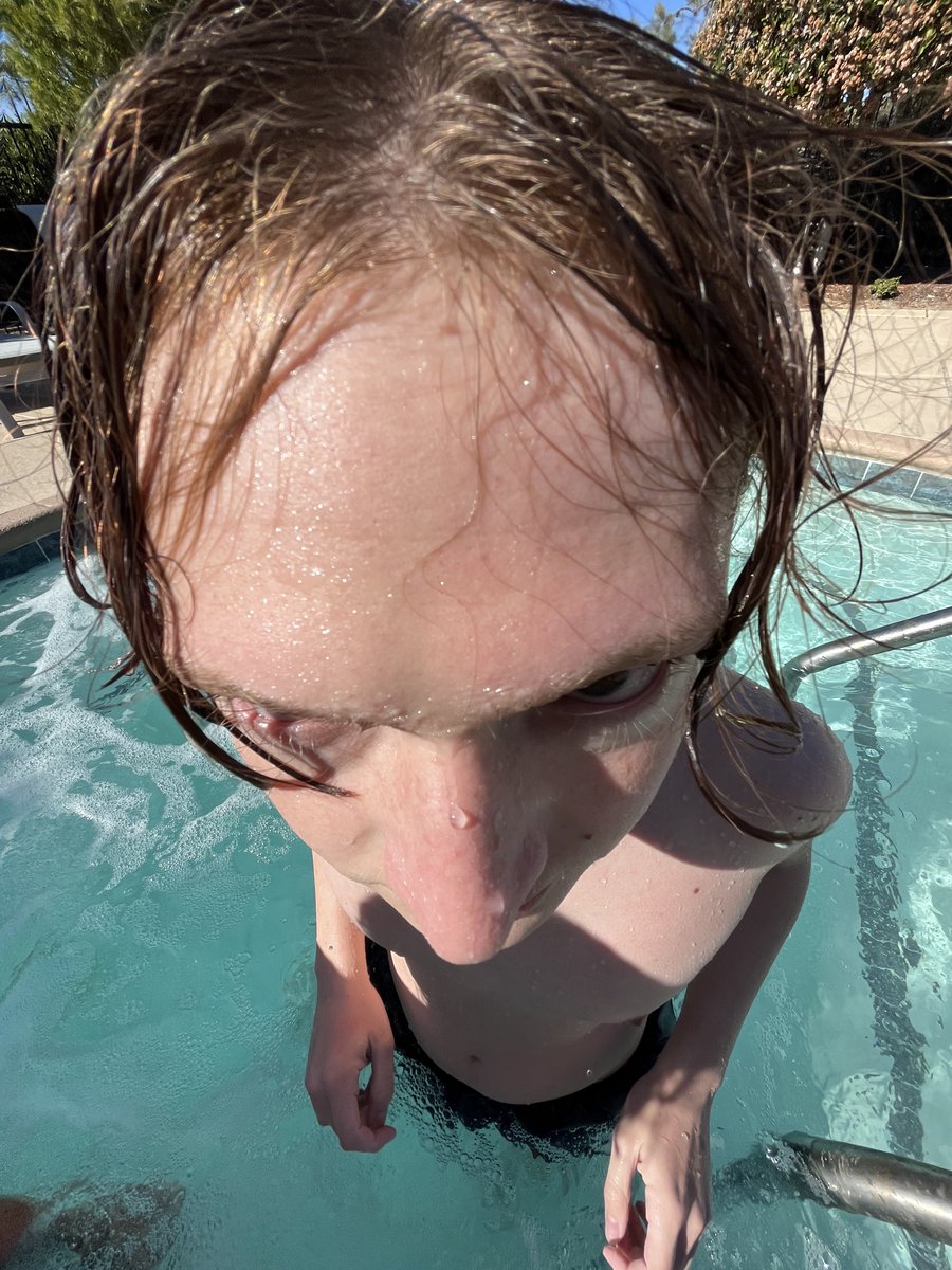 itshelloclan's tweet image. Introducing @CatchBTW to hello clan!