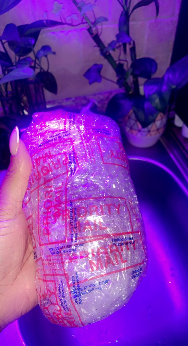 TemporarilyClsd's tweet photo. The packaging was IMMACULATE. 

You know I was nervous as hell about shipping, but you had them jars under wraps tighter than a Beyoncé NDA mkay?! @LeBarnesJames https://t.co/YwCH32ER5U