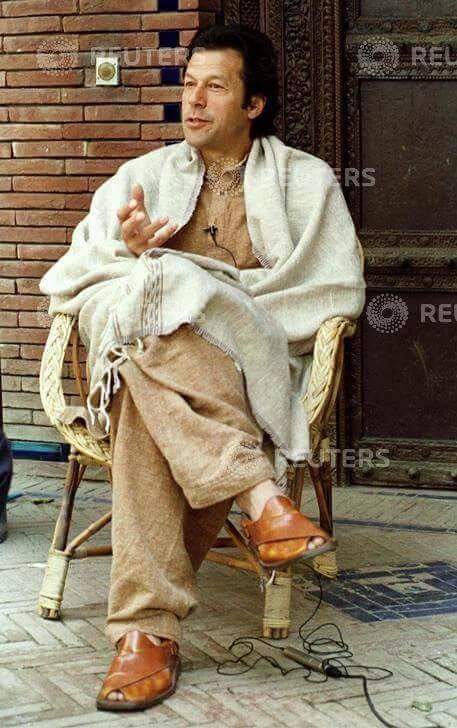 جہاں دیکھو نفرت بغض عمران ہے۔ 

اپنی طرف دیکھ کیا تجھ میں ایمان ہے؟

غروب نہیں ہوگا  فقط تیرا گمان ہے!

اکیلا کرنے چلے تھے، آج ہر طرف عمران عمران ہے!!

 #غلطی_سدھارو_الیکشن_کراؤ
#LahoreJalsa