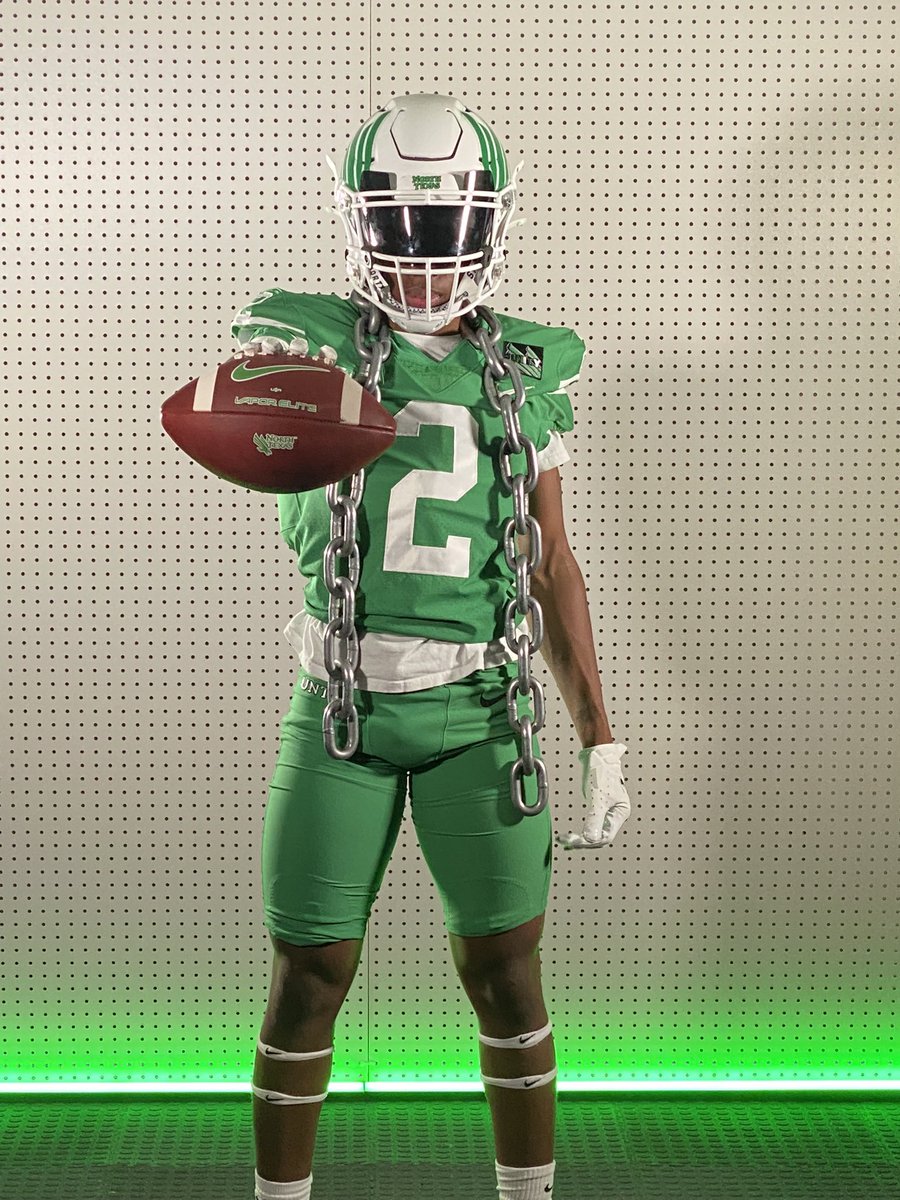 dior28live's tweet photo. Great unofficial visit at North Texas. Awesome facility and campus. Couldn’t do it without God, thank you for taking the time @PCobbs43 @MeanGreenFB #GMG 🟢⚪️ @CoachFleen @ForneyRecruits https://t.co/eLoVOGvbIF