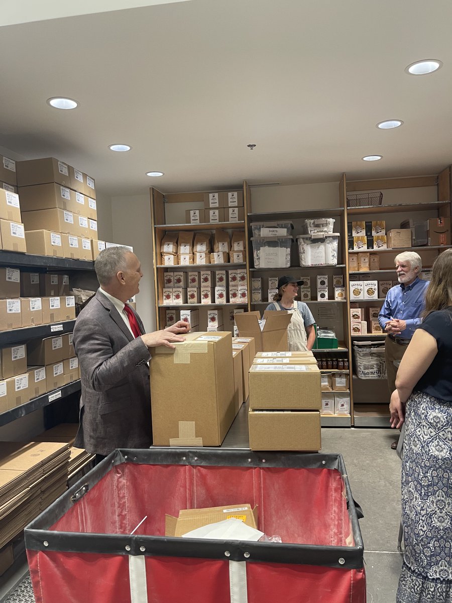 azfb's tweet photo. Thank you @RepAndyBiggsAZ for spending the morning with #AZFB! We hope you enjoyed your tour of Grain R&D and Hayden Flour Mills. We appreciate your work in Congress to fight for #AZ agriculture. https://t.co/tqX17GWg77