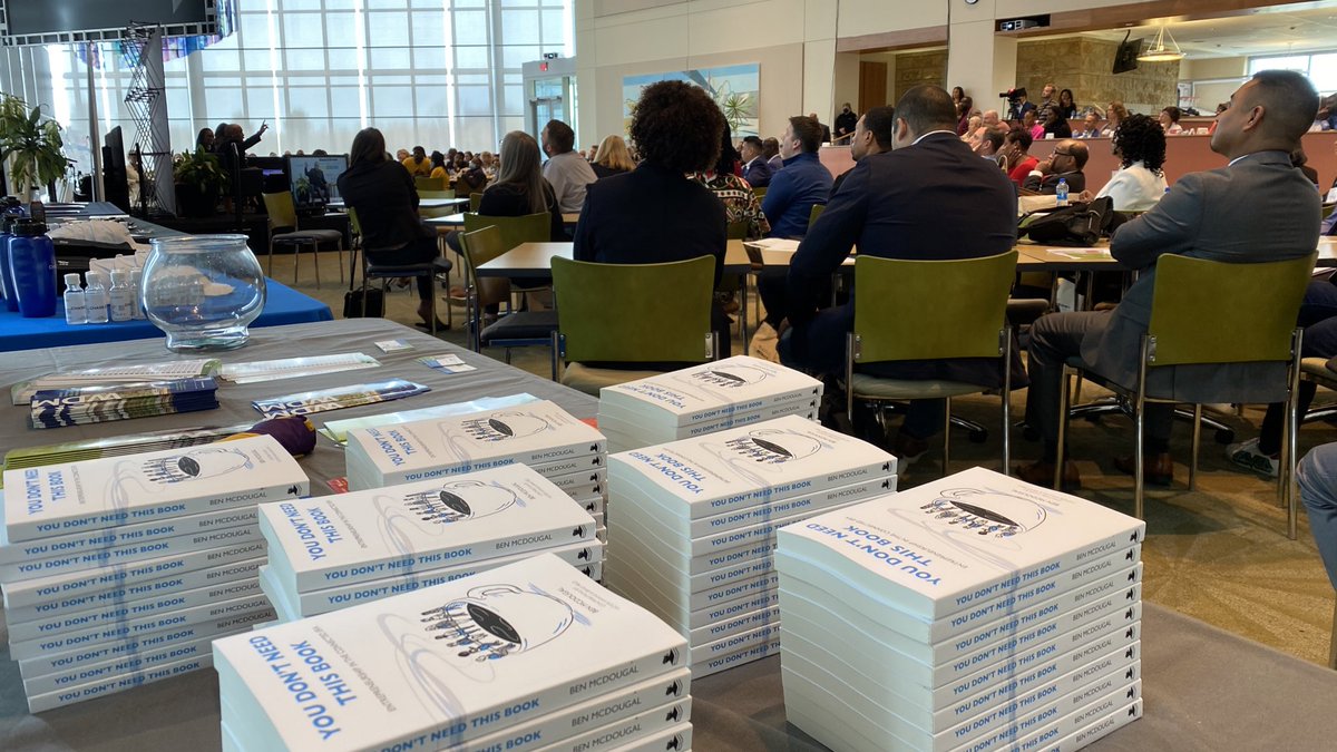 PourOverPress's tweet photo. @BENovator @WDMCHAMBER @cityofwdm @BusinessIOWA @TechstarsIowa @WellsFargo @Chase @BankofAmerica @SBA_Iowa @DSMpartnership @KauffmanFDN This was a memorable finish…
Signed copies of #YDNTB went to all sorts of remarkable #entrepreneurs at #BBBS22 yesterday, then 100 more arrived as @TheSharkDaymond wrapped things up in style. @BENovator signed books until his hand hurt and encouraged everyone to keep building! https://t.co/1yhxYGXcB7