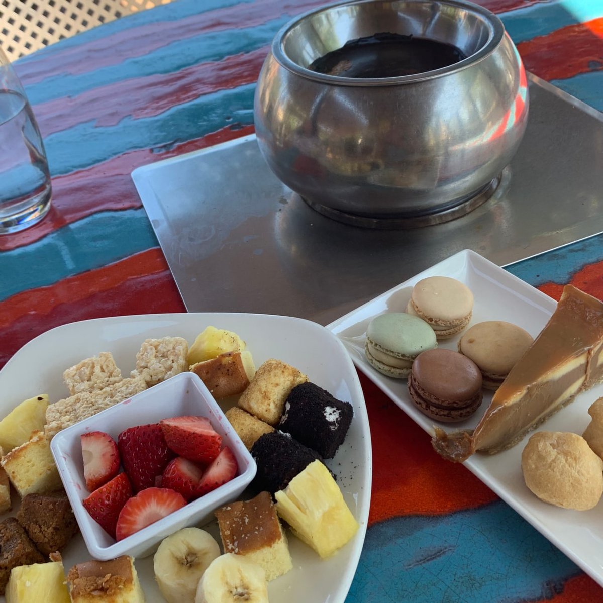 TomiTambrani's tweet photo. As long as you have free time, make an appointment with three or five friends, find a coffee shop, order a cup of mocha, enjoy the beautiful scenery and the mellow coffee in front of you, not only relax your body and mind, but also connect with your friends.#California #dating https://t.co/sKl4HOJWPG