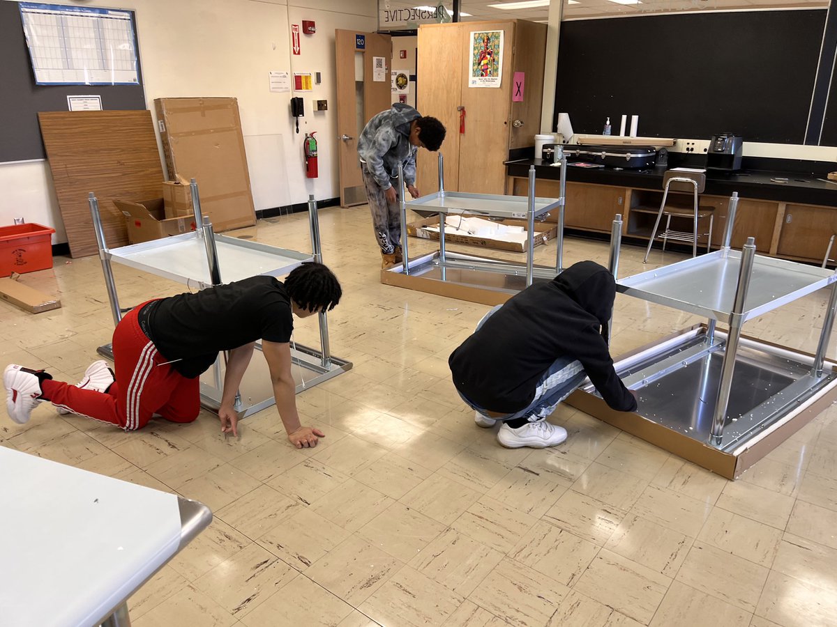 SHRABigPic's tweet photo. A huge thank you to @bigpiclearning for our kitchen grant! It’s been a labor of love and still evolving and includes a stove, refrigerator, dishwasher, washer &amp; dryer as well as many other kitchens utensils and storage @MikeGinestre  @PrincipalSHHS @SweetHomeCSD @CaseyLamb07 https://t.co/KGA50GIYnP