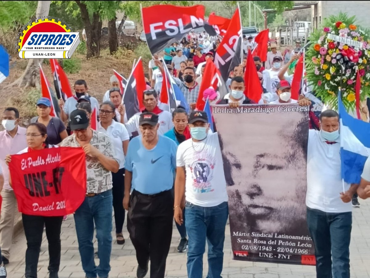 siproesunanleon's tweet photo. Docentes miembros de nuestro Sindicato “Iván Montenegro Báez” SIPROES ATD participan del 56 Aniv. del Tránsito a la Inmortalidad de la 𝕮𝖗𝖆. 𝕷𝖎𝖉𝖎𝖆 𝕸𝖆𝖗𝖆𝖉𝖎𝖆𝖌𝖆 en el Municipio Santa Rosa del Peñón #SIPROESUNANLEON #LeonRevolucion ✌🏼 https://t.co/xnqX51aVkI