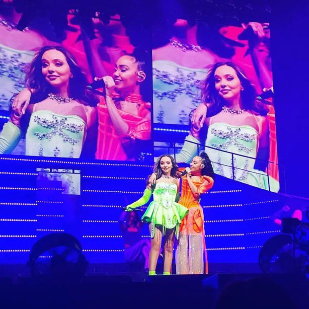 lightsofjade's tweet photo. Love them so much #leighade https://t.co/Tez3WZgN4B