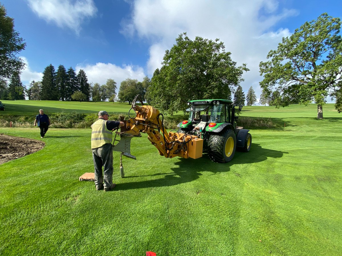 Hybrid field control allowed existing rotors on the decoder cable network at Breitenloo Golf Club to run alongside new IC System rotors using one Central Control PC and keeping the course playable during the upgrade.
360.rainbird.com/summertime-ren…