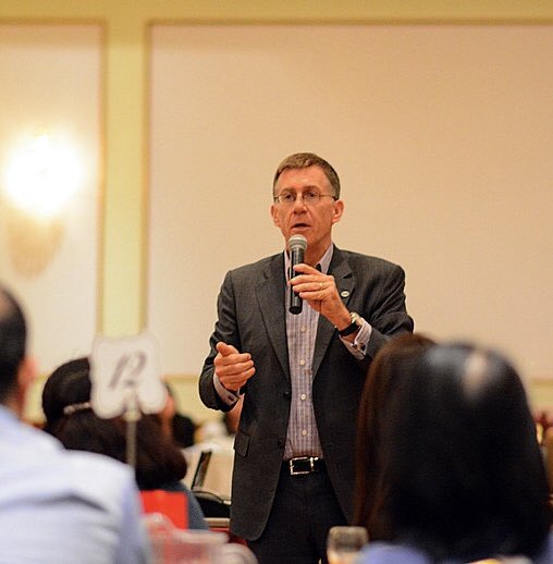 RHBDaveHowlett's tweet photo. What I love most is helping people shift gears. #speaker #3rdgear https://t.co/L7eKkVpMh8