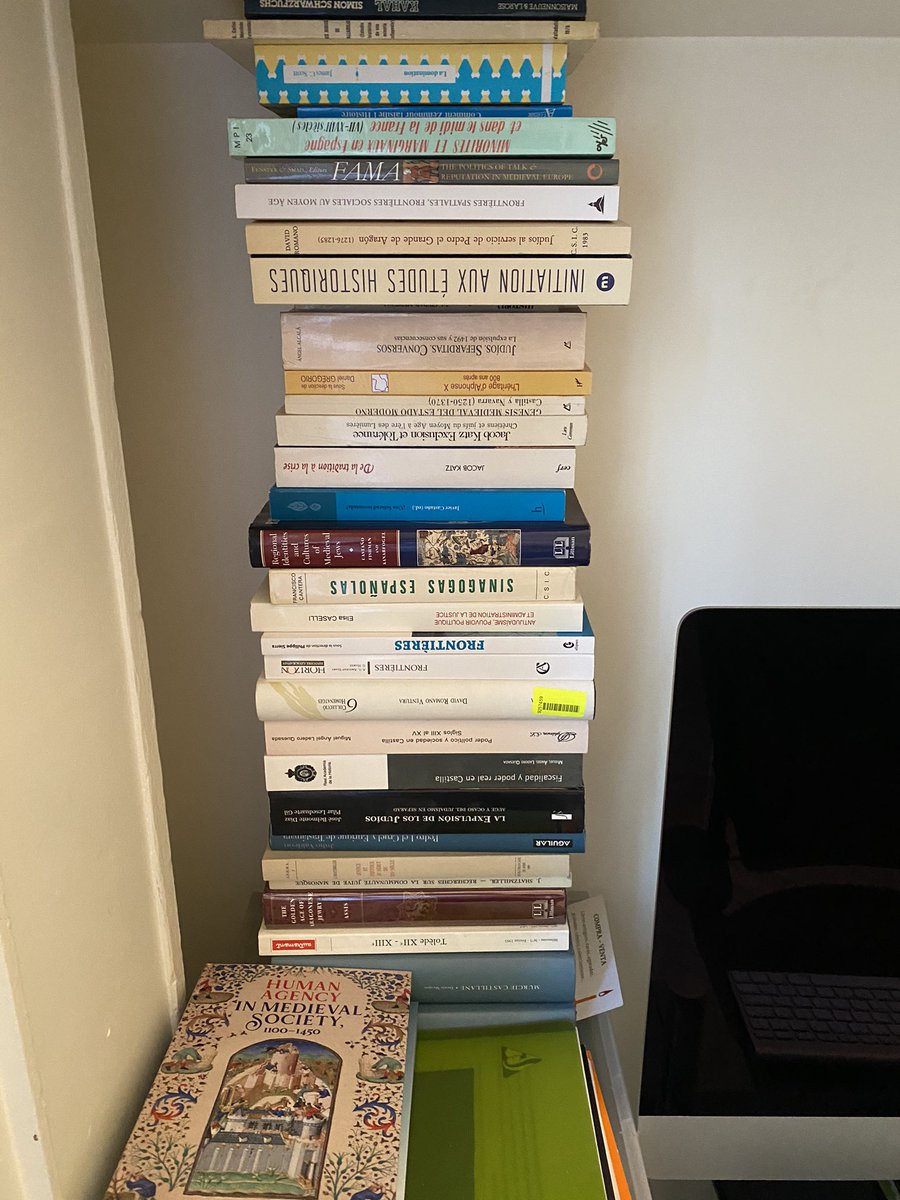 alecmimoun's tweet photo. Mon programme des vacances….faire une thèse en même temps qu’un job a plein temps….mais quelle idée 🤣🤣🤣 https://t.co/lLcfgRs1Y0