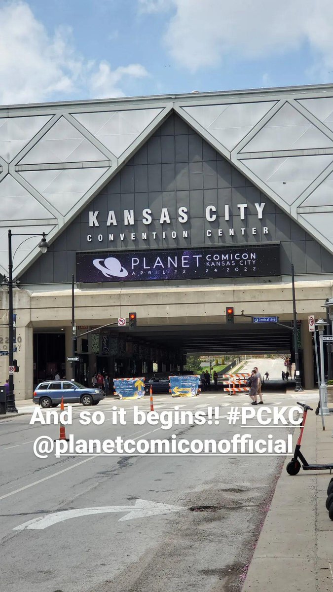 WillCarter80's tweet photo. Here we go! @PlanetComicon https://t.co/MDJcQm6yZK