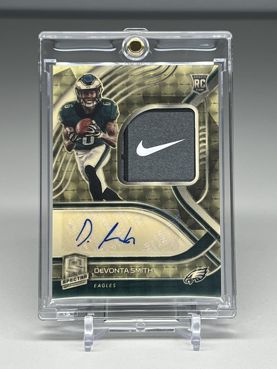 baconoverbitchs's tweet photo. @CardPurchaser Found the Nike 1/1 to go with my rainbow https://t.co/i3rfK2q8z7