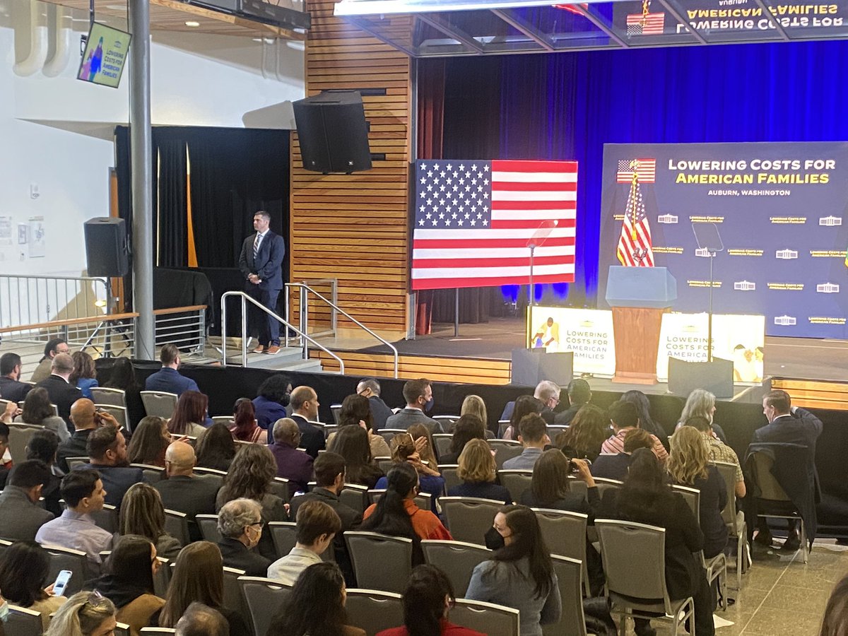 PNWGraham's tweet photo. Invited guests are gathered at Green River College awaiting President Biden's remarks early this afternoon.  Live coverage beginning at noon on KIRO 7. https://t.co/mVvtqKuwFZ
