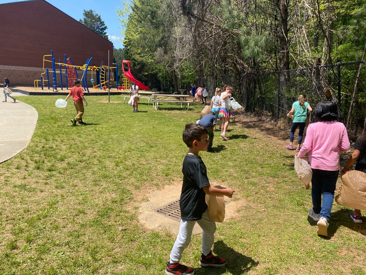 MrsRobertsonREES tweet media