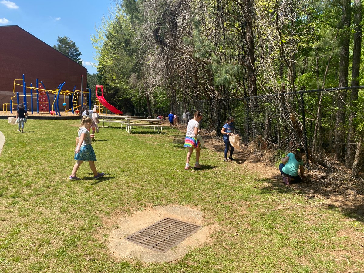 MrsRobertsonREES tweet media