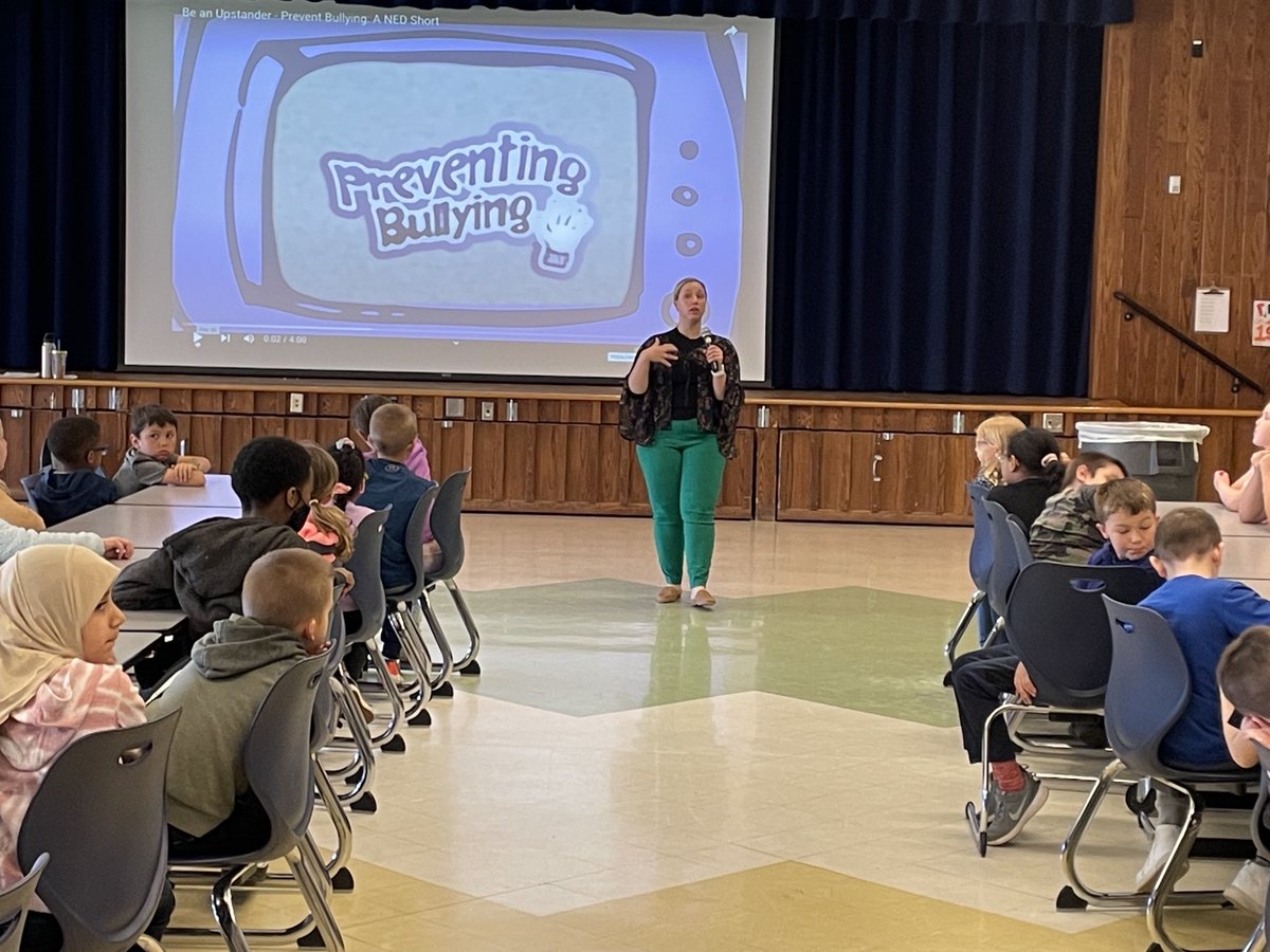 MRELunchBunch's tweet photo. Vera House came to MRE to speak with our 2nd graders about bullying and safety! https://t.co/D9cUKGCyWj